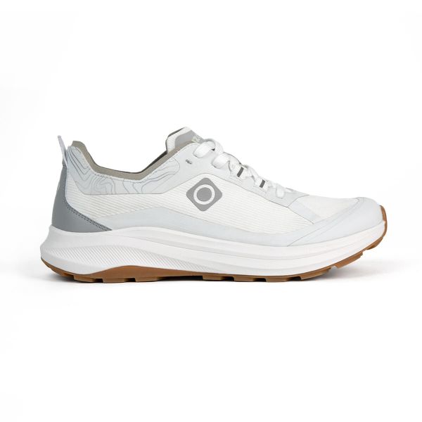 ONIX M Izas wielofunkcyjne buty sportowe męskie. Białe buty turystyczne Izas, bez wzorów, z materiału, bez zapięcia, trekkingowe. Za 269.52 zł.