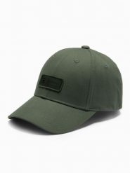 Męska czapka bejsbolówka z daszkiem i patchem – khaki V3 OM-ACCS-0103 - uniwersalny. Brązowe czapki z daszkiem Ombre Clothing, z aplikacjami, z bawełny. Za 59.99 zł.