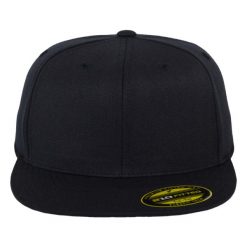 Czapka Z Daszkiem Premium 210. Czarne czapki z daszkiem FLEXFIT, bez wzorów, z elastanu. Za 92.99 zł.