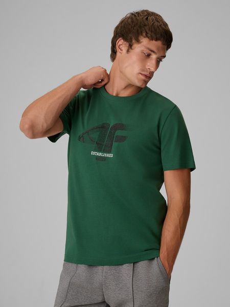 4F T-shirt regular z nadrukiem męski - zielony XL. Zielone t-shirty 4F, bez wzorów, z bawełny, bez ramiączek, trekkingowe. Za 69.99 zł.