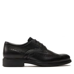 Półbuty Geox. Czarne eleganckie półbuty Geox, bez wzorów, bez obcasa, bez zapięcia. Za 399.99 zł.