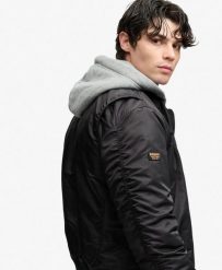 Superdry Kurtka Hooded MA1 Bomber z recyklingowanego nylonu. Czarne kurtki Superdry, xl, z aplikacjami, z materiału, bez kaptura. Za 581.75 zł.