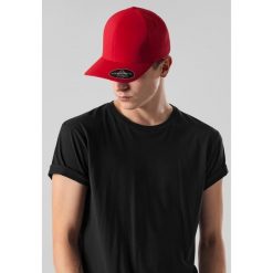 Czapka Flexfit delta. Czerwone czapki z daszkiem FLEXFIT, bez wzorów. Za 156.00 zł.