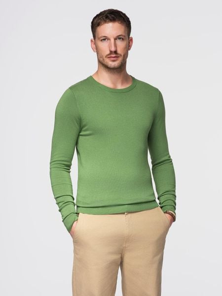 Męski sweter klasyczny z wiskozą BASIC z okrągłym dekoltem – zielony V13 - Rozmiar: L. Zielone swetry nierozpinane Ombre Clothing, l, bez wzorów, z dzianiny, bez kołnierzyka, bez ramiączek. W wyprzedaży za 79.99 zł.