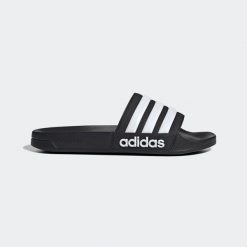 Klapki męskie basenowe Adidas ADILETTE. Białe klapki Adidas, z materiału. Za 119.00 zł.