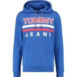 Tommy Jeans ESSENTIAL GRAPHIC HOODIE Bluza z kapturem nautical blue. Bluzy z kapturem marki Tommy Jeans, m, z bawełny, z kapturem. Za 399.00 zł.