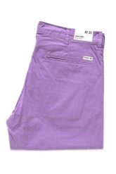 SPODENKI WRANGLER CHINO SHORT ORCHID PURPLE W14AMM25S 112126570. Fioletowe szorty Wrangler, m, bez wzorów, z materiału. W wyprzedaży za 69.99 zł.