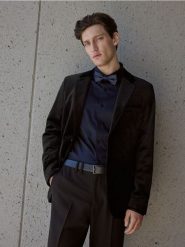 Marynarka slim fit - czarny. Czarne garnitury Reserved, l, bez wzorów, z tkaniny. Za 299.99 zł.