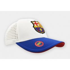 Czapka z daszkiem FC Barcelona Junior - oficjalna licencjonowana. Białe czapki z daszkiem FC Barcelona, bez wzorów. Za 99.00 zł.