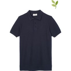 Koszulka polo w kolorze granatowym. Bezrękawniki marki The White Briefs. W wyprzedaży za 212.95 zł.