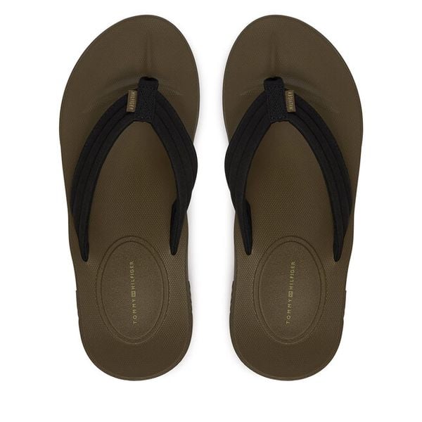 Japonki Tommy Hilfiger. Czarne japonki Tommy Hilfiger, bez wzorów. Za 209.99 zł.