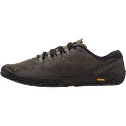 Merrell VAPOR GLOVE 3 LUNA Obuwie do biegania neutralne olive. Zielone buty do biegania marki Merrell, z gumy. Za 419.00 zł.