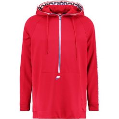 Nike Sportswear TAPED HALF Bluza z kapturem gym red/gym blue/sail. Bluzki z długim rękawem marki Nike Sportswear. Za 359.00 zł.
