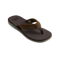 Sandały dla Mężczyzn CARVER SUEDE RECYCLED. Brązowe sandały Quiksilver, z gumy, bez zapięcia. Za 149.99 zł.