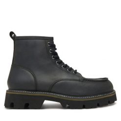 Kozaki Blauer. Czarne kozaki Blauer, bez wzorów, bez obcasa, bez zapięcia. Za 769.99 zł.