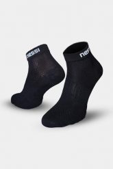 Bezszwowe skarpety oddychające Nessi Sportswear. Czarne skarpety NESSI SPORTSWEAR, bez wzorów, z bawełny. Za 59.90 zł.