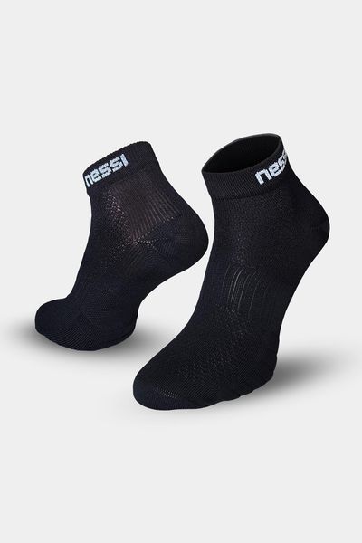 Bezszwowe skarpety oddychające Nessi Sportswear. Niebieskie skarpety NESSI SPORTSWEAR, bez wzorów, z bawełny. Za 59.90 zł.