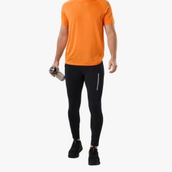 Długie legginsy treningowe męskie Swedemount Core Long Tights szybkoschnące. Czarne legginsy długie sportowe SWEDEMOUNT, l, bez wzorów, z materiału, do biegania. Za 152.99 zł.