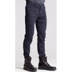 Granatowe jeansy męskie Regular fit - Granatowy. Niebieskie jeansy TRUSSARDI JEANS, m. Za 200.00 zł.