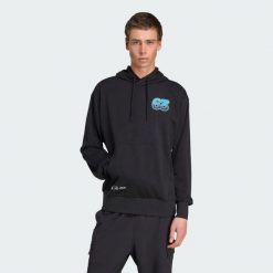 Bluza z kapturem Mercedes - AMG Petronas Formula One Team George Russell Graphic. Czarne bluzy Adidas, xl, bez wzorów, z kapturem. W wyprzedaży za 246.75 zł.
