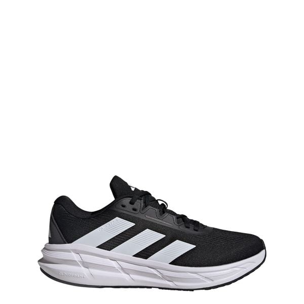 Buty do biegania Questar 3. Białe buty do biegania Adidas, bez wzorów, bez zapięcia, do biegania. Za 379.00 zł.