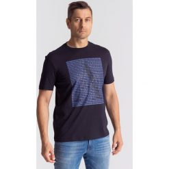 Granatowy t-shirt męski z nadrukiem - Granatowy. T-shirty Armani Jeans. Za 139.60 zł.