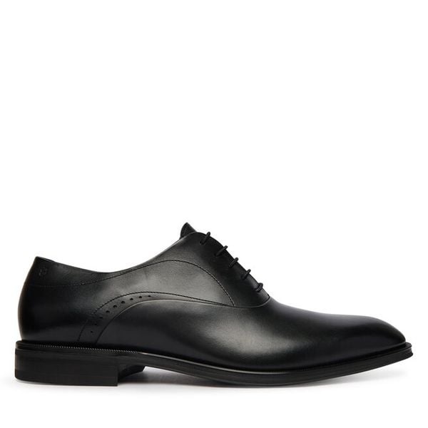 Półbuty BOSS. Czarne eleganckie półbuty Boss, bez wzorów, bez obcasa, bez zapięcia. Za 1,489.00 zł.