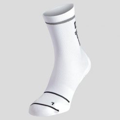Skarpety Odlo CERAMICOOL REFLECTIVE. Białe skarpety ODLO, bez wzorów, z elastanu. Za 89.15 zł.