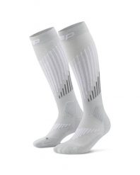 Długie skarpety kompresyjne dla mężczyzn z wełną Merino Core Run CEP. Czarne skarpetki sportowe CEP, bez wzorów, z elastanu. Za 199.00 zł.