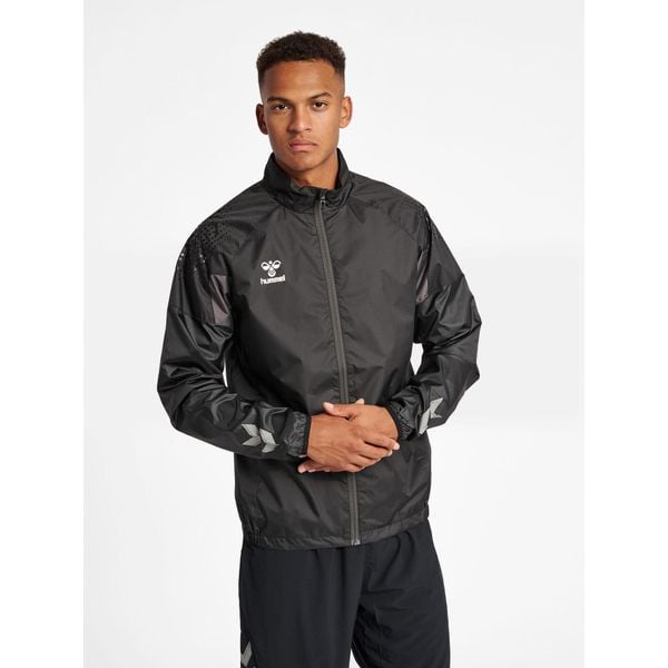 Kurtka Hummel hmllead hmlPRO training /windbreaker. Czarne kurtki Hummel, m, bez wzorów, bez kaptura. W wyprzedaży za 218.00 zł.