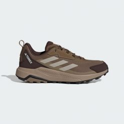 Buty Terrex Anylander Hiking. Brązowe buty turystyczne Adidas, bez wzorów, z materiału, bez zapięcia, trekkingowe, adidas terrex. Za 329.00 zł.