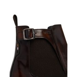 Sztyblety BOSS. Brązowe botki sznurowane Boss, bez wzorów, bez obcasa, bez zapięcia. Za 1,249.00 zł.