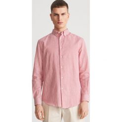 Koszula slim fit w wąskie paski - Czerwony. Koszule Reserved. W wyprzedaży za 69.99 zł.