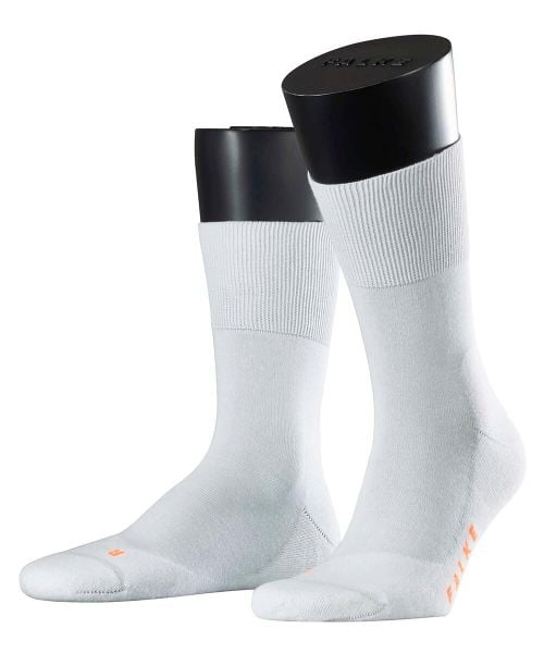 Skarpety sportowe Falke. Białe skarpetki sportowe Falke, bez wzorów. Za 257.99 zł.