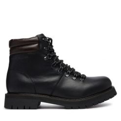Trzewiki Tommy Hilfiger. Czarne botki sznurowane Tommy Hilfiger, bez wzorów, bez obcasa, bez zapięcia. Za 849.99 zł.