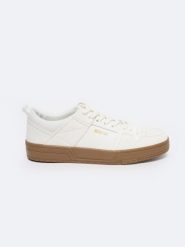 Sneakersy męskie z kontrastową podeszwą białe NN174093 101. Białe buty sportowe casual BIG STAR, bez wzorów, bez zapięcia. W wyprzedaży za 139.99 zł.