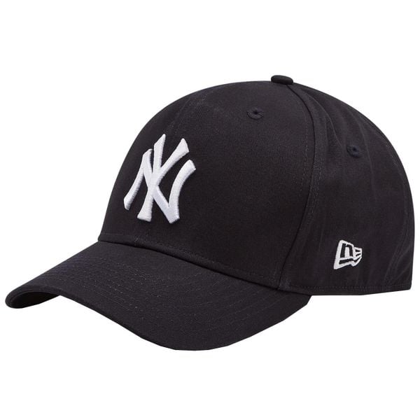 Czapka New Era MLB New York Yankees. Białe czapki zimowe New Era, bez wzorów, z bawełny. Za 139.99 zł.
