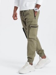Męskie spodnie JOGGERY z zapinanymi kieszeniami cargo - jasnooliwkowe V1 OM-PAJO-0135 - XXL. Zielone joggery i bojówki Ombre Clothing, l, bez wzorów, z bawełny, wizytowe. Za 113.99 zł.