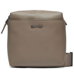 Saszetka Calvin Klein. Brązowe saszetki i nerki CALVIN KLEIN, bez wzorów. Za 159.99 zł.