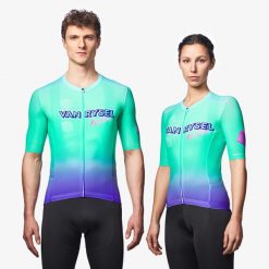 Koszulka rowerowa Van Rysel RCR 2 Flanders 90's LTD krótki rękaw. Fioletowe bluzki z długim rękawem VAN RYSEL, m, bez wzorów, z elastanu, bez kołnierzyka, bez ramiączek. W wyprzedaży za 179.99 zł.