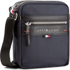 Saszetka TOMMY HILFIGER - Elevated Mini Reporter AM0AM03186 413. Saszetki i nerki Tommy Hilfiger. Za 349.00 zł.