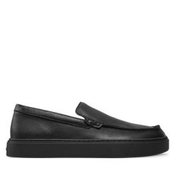 Półbuty Calvin Klein. Czarne eleganckie półbuty CALVIN KLEIN, bez wzorów, bez obcasa, bez zapięcia. Za 519.99 zł.