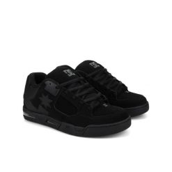 Skórzane buty dla Mężczyzn DC COMMAND Niebieski. Niebieskie buty trekkingowe DC Shoes, bez wzorów, z materiału, bez zapięcia. W wyprzedaży za 353.55 zł.