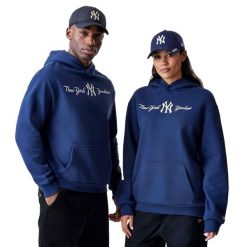 Bluza New Era Mlb Script Os Hoodie Neyyan Nsn Dorośli. Niebieskie bluzy z kapturem New Era, m, bez wzorów, z bawełny, z kapturem. Za 290.25 zł.