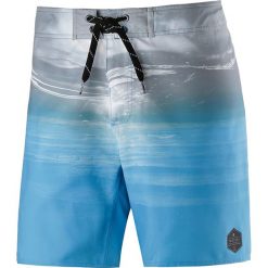 Szorty kąpielowe w kolorze szaro-błękitnym. Klapki marki Swimwear. W wyprzedaży za 121.95 zł.
