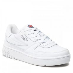 Trenerzy Fila Fxventuno L Low. Białe buty sportowe casual Fila, bez wzorów, bez zapięcia. W wyprzedaży za 239.00 zł.
