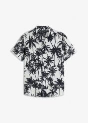 Koszula z krótkim rękawem, z wiskozy, slim fit. Białe koszule bonprix, na lato, m, bez wzorów, z wiskozy, bez kołnierzyka, bez ramiączek. Za 99.99 zł.