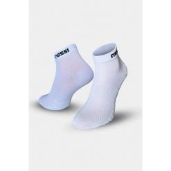 Bezszwowe skarpety oddychające Nessi Sportswear. Białe skarpety NESSI SPORTSWEAR, bez wzorów. Za 55.90 zł.