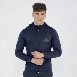 Lekka bluza z kapturem RAYA oversize niebieska. Niebieskie bluzy z kapturem Legea, xl, bez wzorów, z bawełny, z kapturem. Za 116.00 zł.