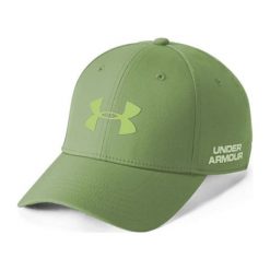 Czapka funkcyjna w kolorze zielonym. Zielone czapki z daszkiem Under Armour, bez wzorów. W wyprzedaży za 39.95 zł.